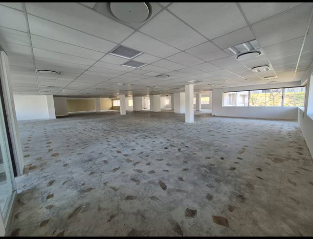 686M² OFFICE TO LET IN WOODMEAD